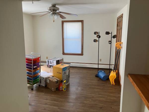 Listing photo 1 of 3