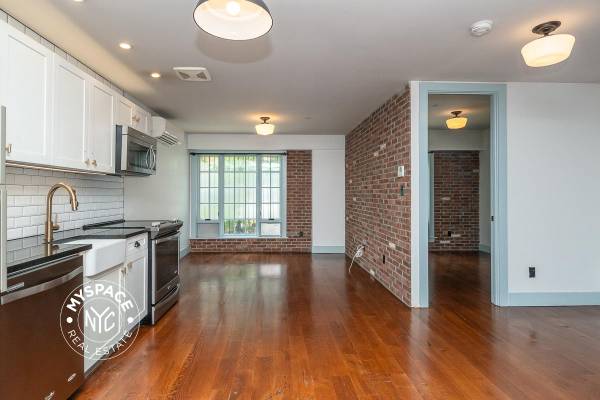 Listing photo 1 of 20