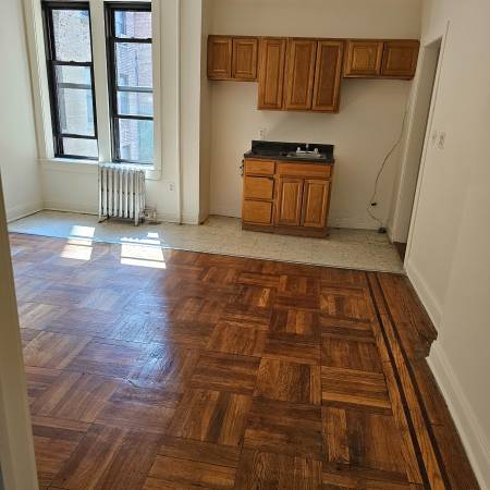 Listing photo 1 of 2