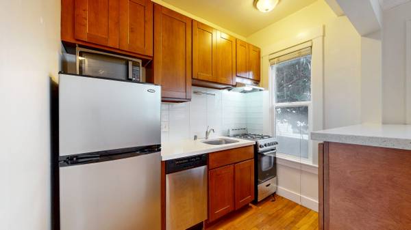 Listing photo 1 of 5
