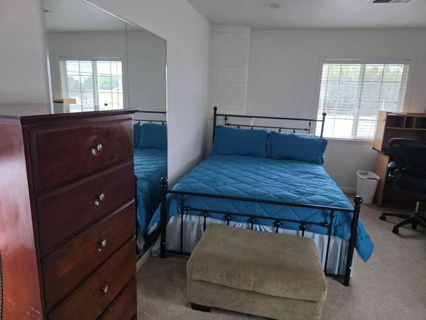 Listing photo 1 of 5