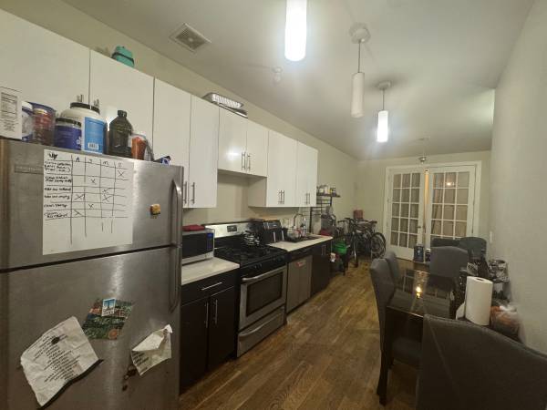 Listing photo 1 of 5