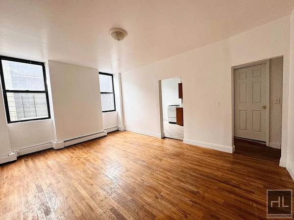 Listing photo 1 of 4