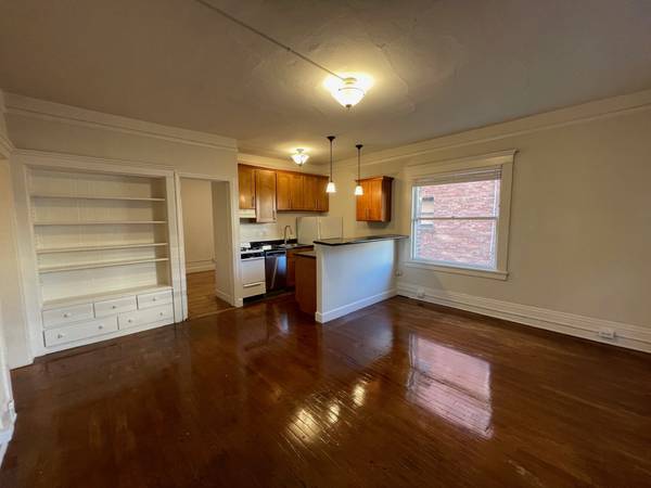 Listing photo 1 of 5
