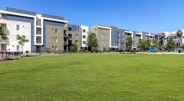 Listing photo 1 of 5