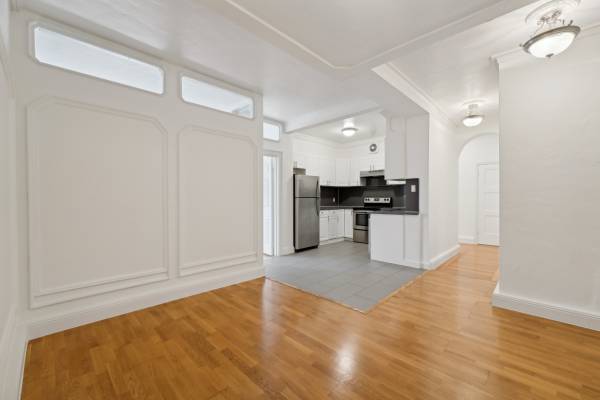 Listing photo 1 of 5