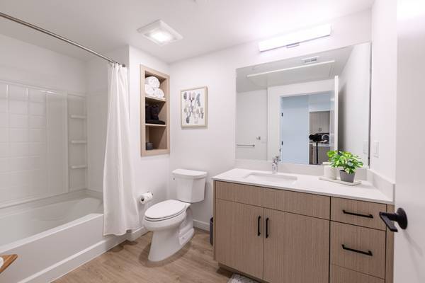 Listing photo 1 of 4