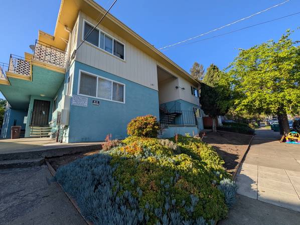 Listing photo 1 of 5