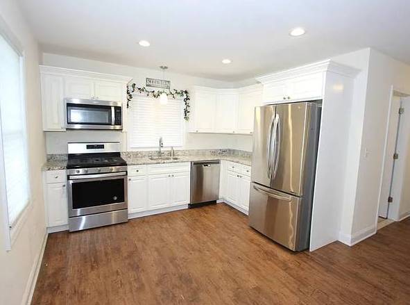 Listing photo 1 of 4