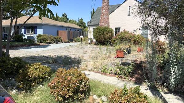 Listing photo 1 of 5