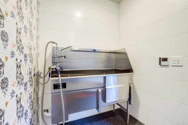 Listing photo 1 of 5