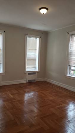 Listing photo 1 of 5