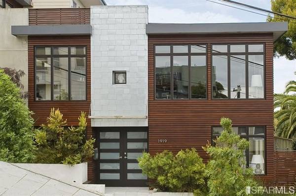 Listing photo 1 of 5