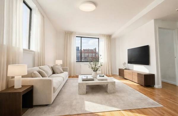 Listing photo 1 of 8