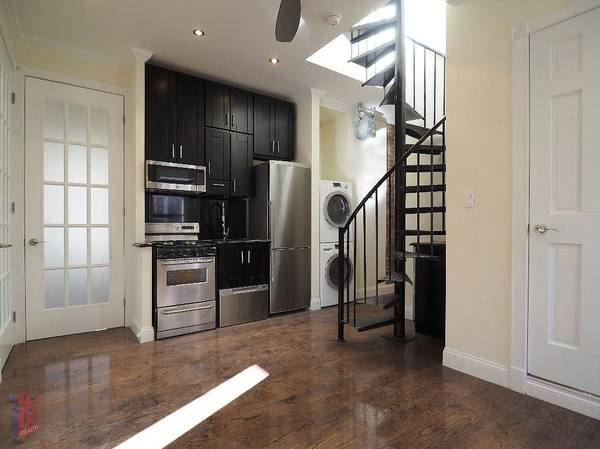 Listing photo 1 of 4