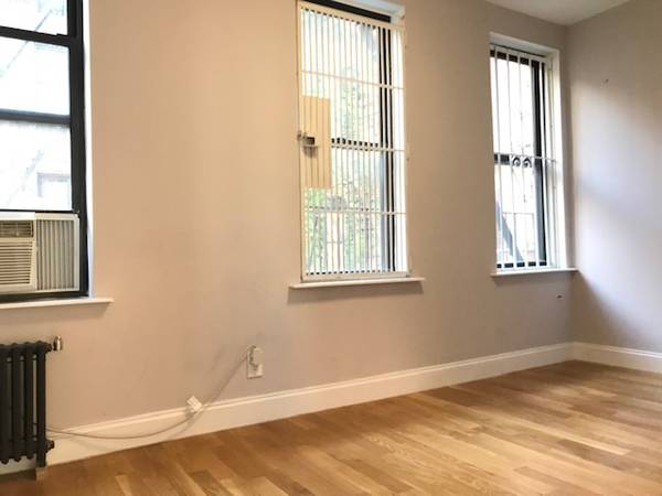 Listing photo 1 of 5