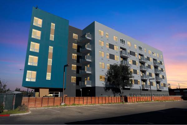 Listing photo 1 of 5