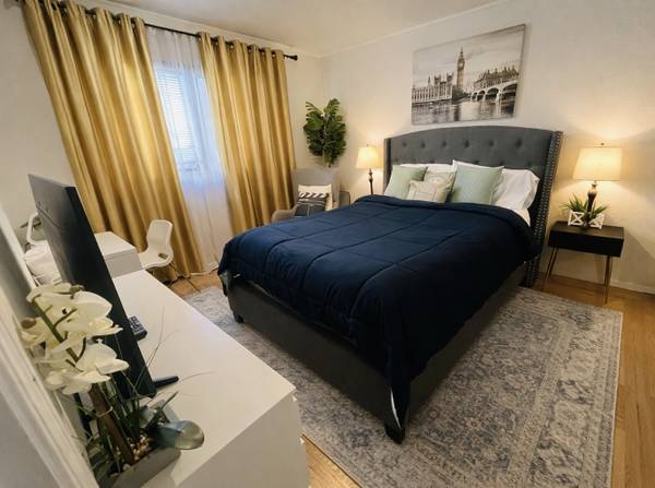 Listing photo 1 of 2