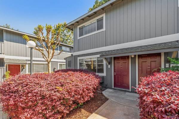 Listing photo 1 of 5