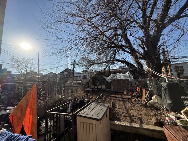 Listing photo 1 of 5