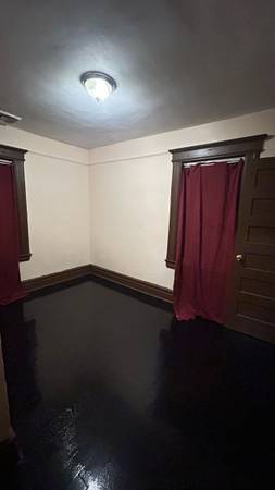 Listing photo 1 of 4