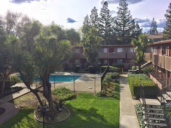 Listing photo 1 of 5