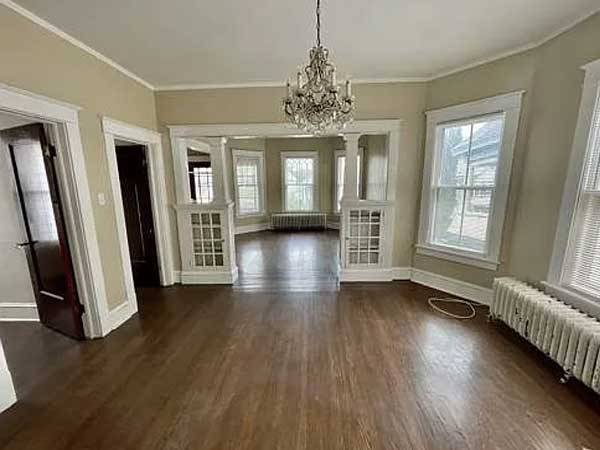 Listing photo 1 of 4