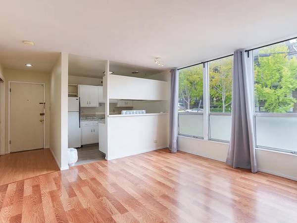 Listing photo 1 of 5