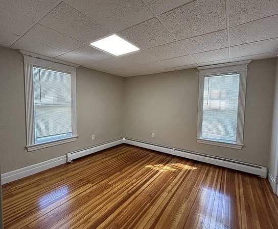 Listing photo 1 of 4