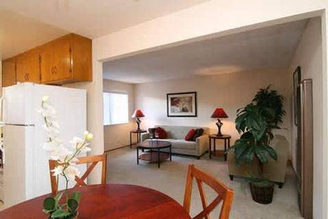 Listing photo 1 of 5