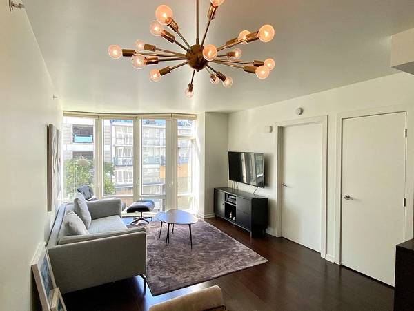 Listing photo 1 of 3