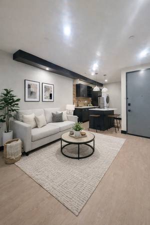 Listing photo 1 of 4