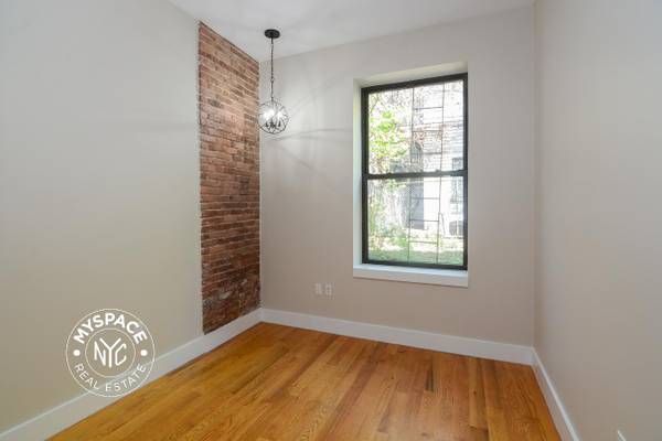 Listing photo 1 of 5