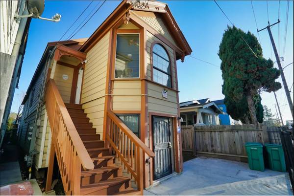 Listing photo 1 of 5