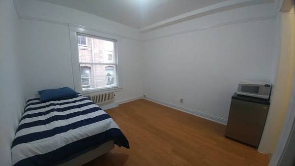 Listing photo 1 of 5