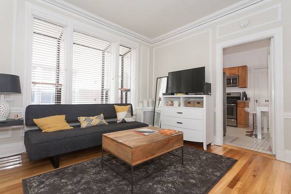 Listing photo 1 of 5