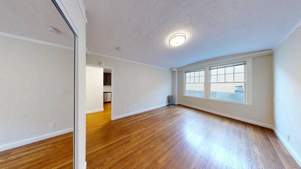 Listing photo 1 of 5