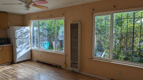 Listing photo 1 of 5