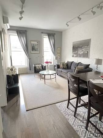 Listing photo 1 of 4