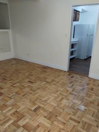 Listing photo 1 of 3