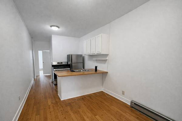 Listing photo 1 of 5