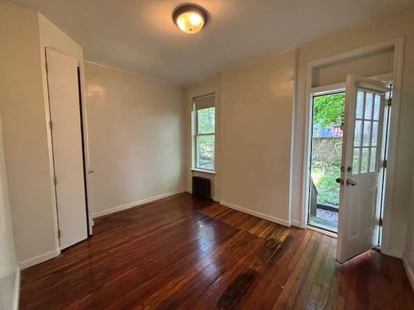 Listing photo 1 of 5