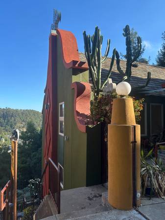 Listing photo 1 of 5