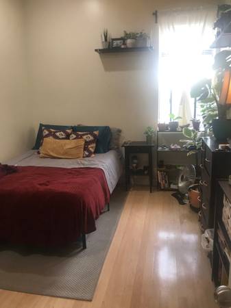 Listing photo 1 of 5