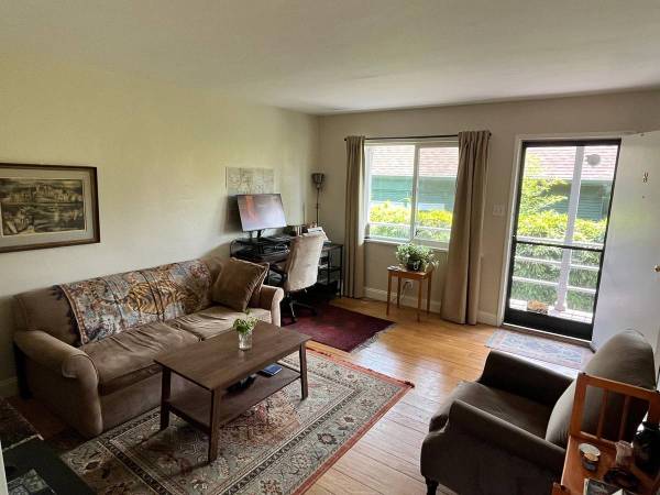 Listing photo 1 of 5