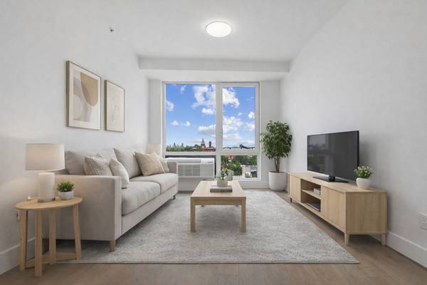 Listing photo 1 of 18