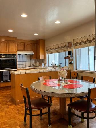 Listing photo 1 of 4