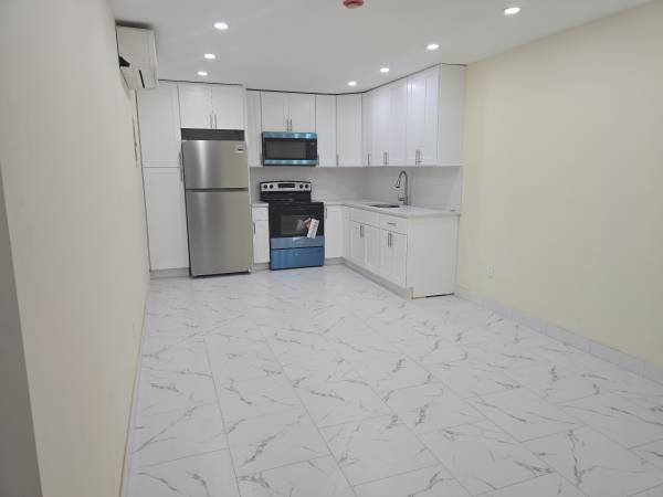Listing photo 1 of 5