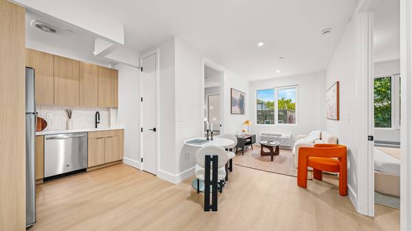 Listing photo 1 of 5