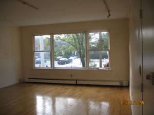 Listing photo 1 of 3